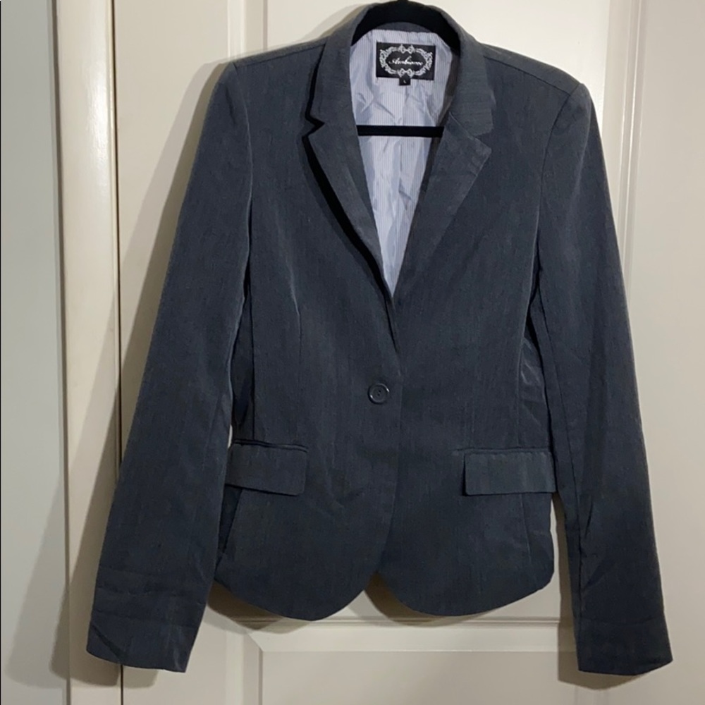 Gray blazer